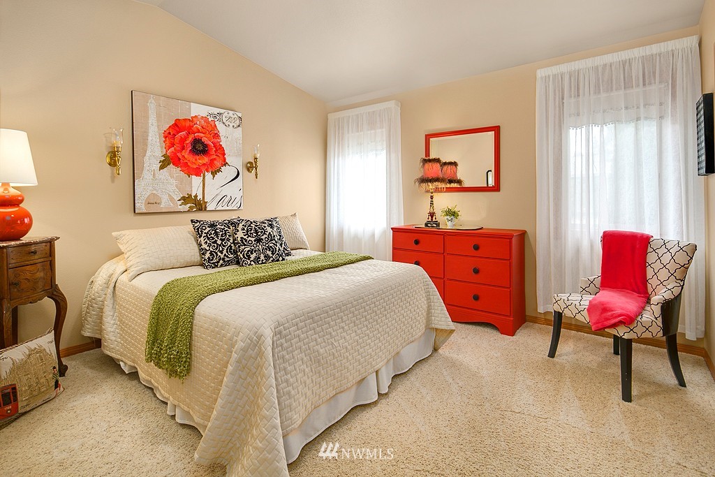 1726 Northeast 24th Street Renton, WA 98056 - Photo 17 of 25 Gallery Image 17