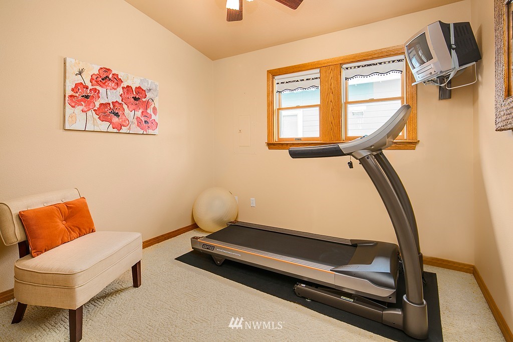1726 Northeast 24th Street Renton, WA 98056 - Photo 19 of 25 Gallery Image 19