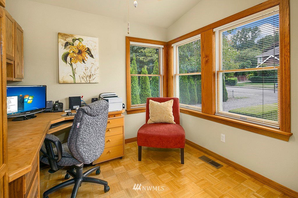 1726 Northeast 24th Street Renton, WA 98056 - Photo 21 of 25 Gallery Image 21