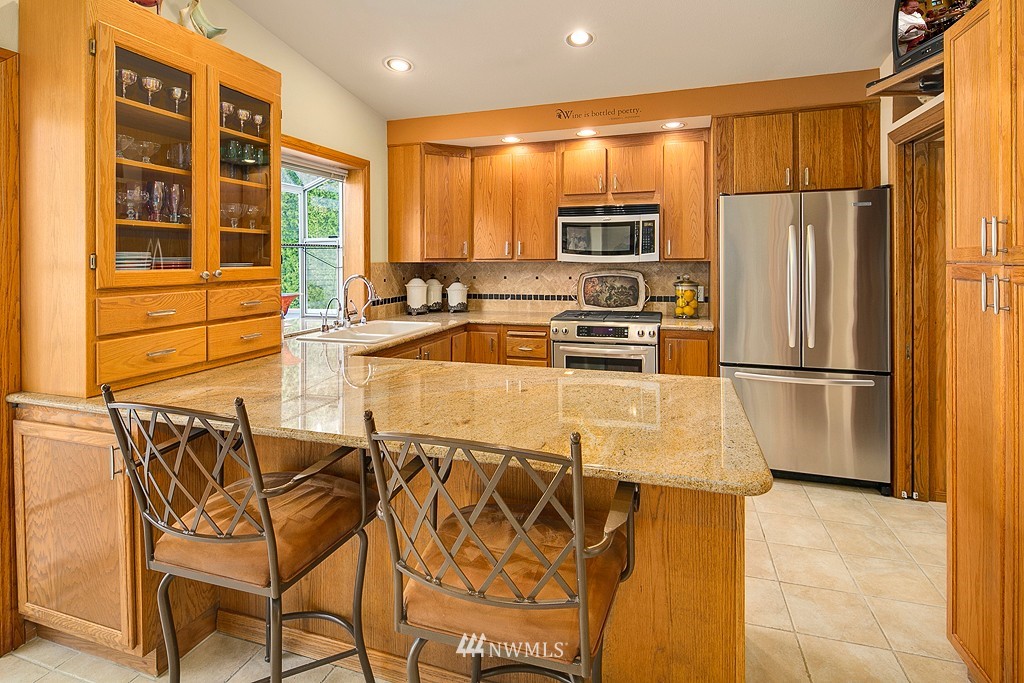 1726 Northeast 24th Street Renton, WA 98056 - Photo 6 of 25 Gallery Image 6