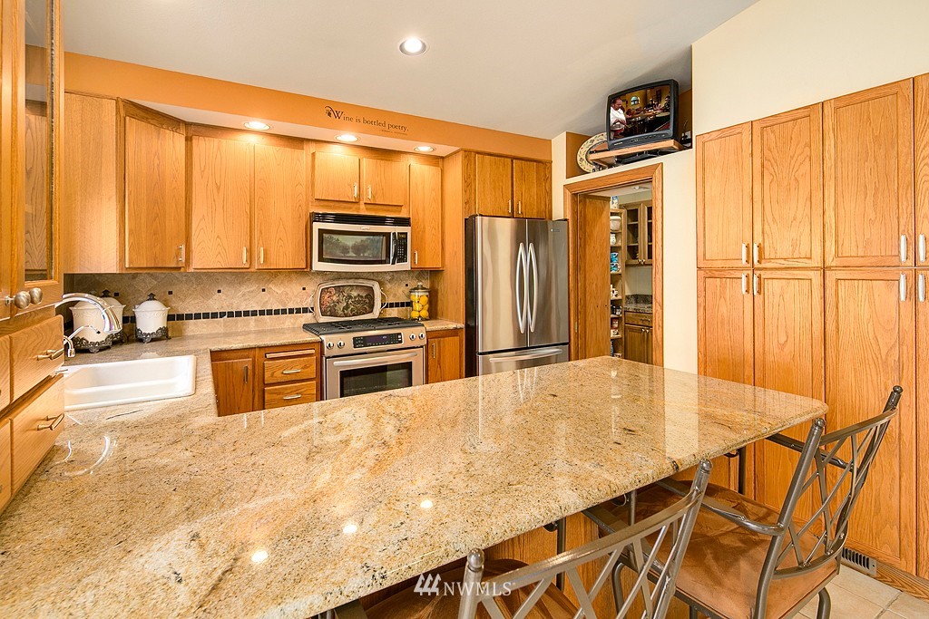 1726 Northeast 24th Street Renton, WA 98056 - Photo 7 of 25 Gallery Image 7
