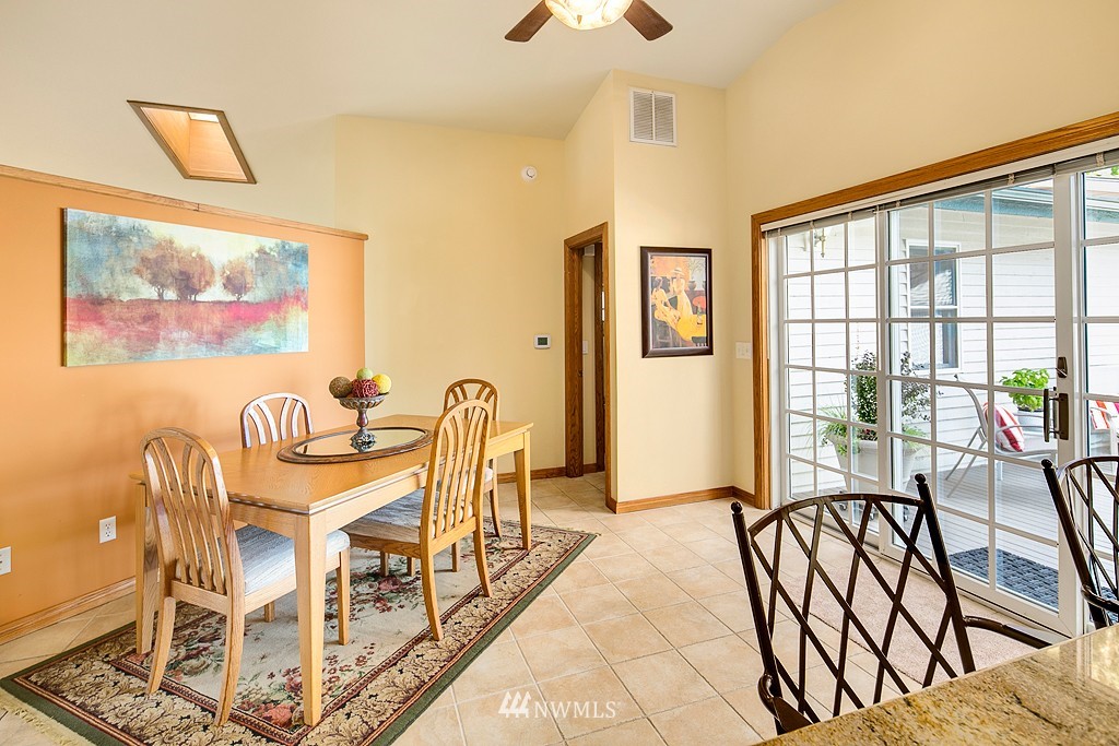1726 Northeast 24th Street Renton, WA 98056 - Photo 10 of 25 Gallery Image 10