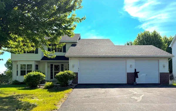 $415,000 | 2208 Saddlebrook Road, Buffalo, MN 55313