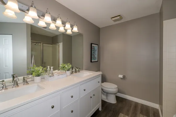 $329,000 | 30-w006 Willow Court, Warrenville, IL 60555