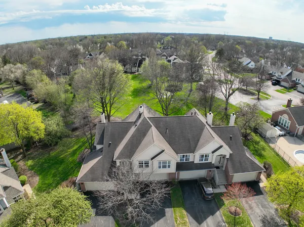 $329,000 | 30-w006 Willow Court, Warrenville, IL 60555