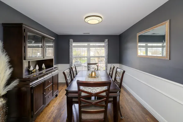 $329,000 | 30-w006 Willow Court, Warrenville, IL 60555