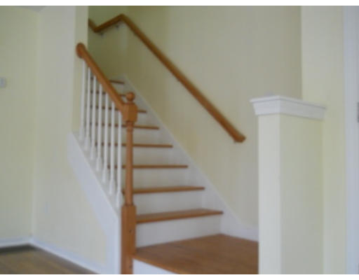 287 Central Street Springfield, MA 01105 - Photo 4 of 9 Gallery Image 4