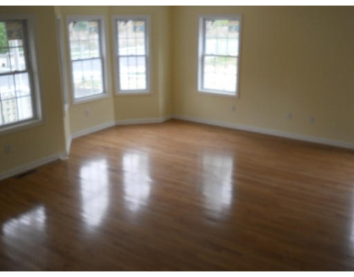287 Central Street Springfield, MA 01105 - Photo 6 of 9 Gallery Image 6