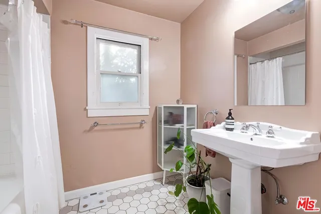 $1,695,000 | 613 North Plymouth Boulevard, Los Angeles, CA 90004