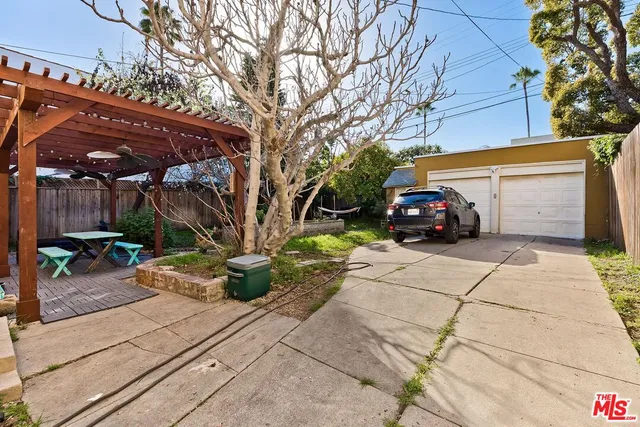 $1,695,000 | 613 North Plymouth Boulevard, Los Angeles, CA 90004