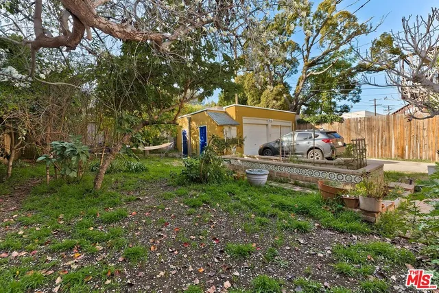 $1,695,000 | 613 North Plymouth Boulevard, Los Angeles, CA 90004