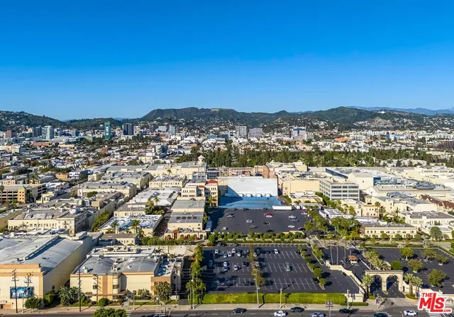 $1,695,000 | 613 North Plymouth Boulevard, Los Angeles, CA 90004