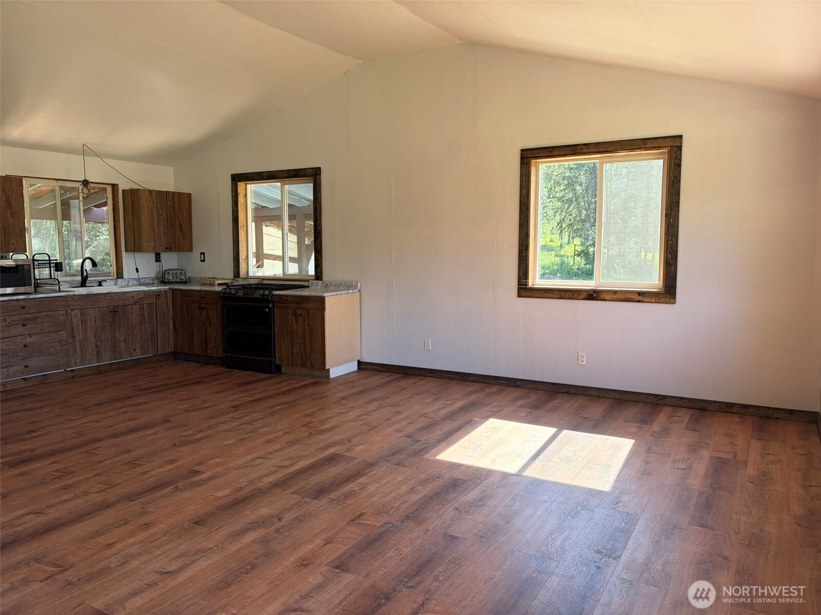 88 Little Bear Road Republic, WA 99166 - Photo 11 of 38