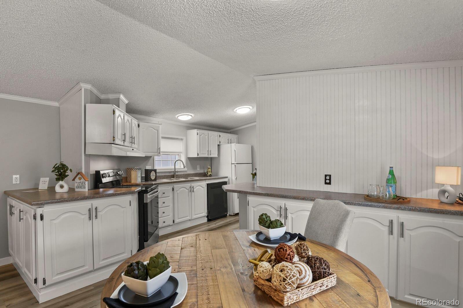 8432 Cook Way Denver, CO 80229 - Photo 5 of 18 Gallery Image 5