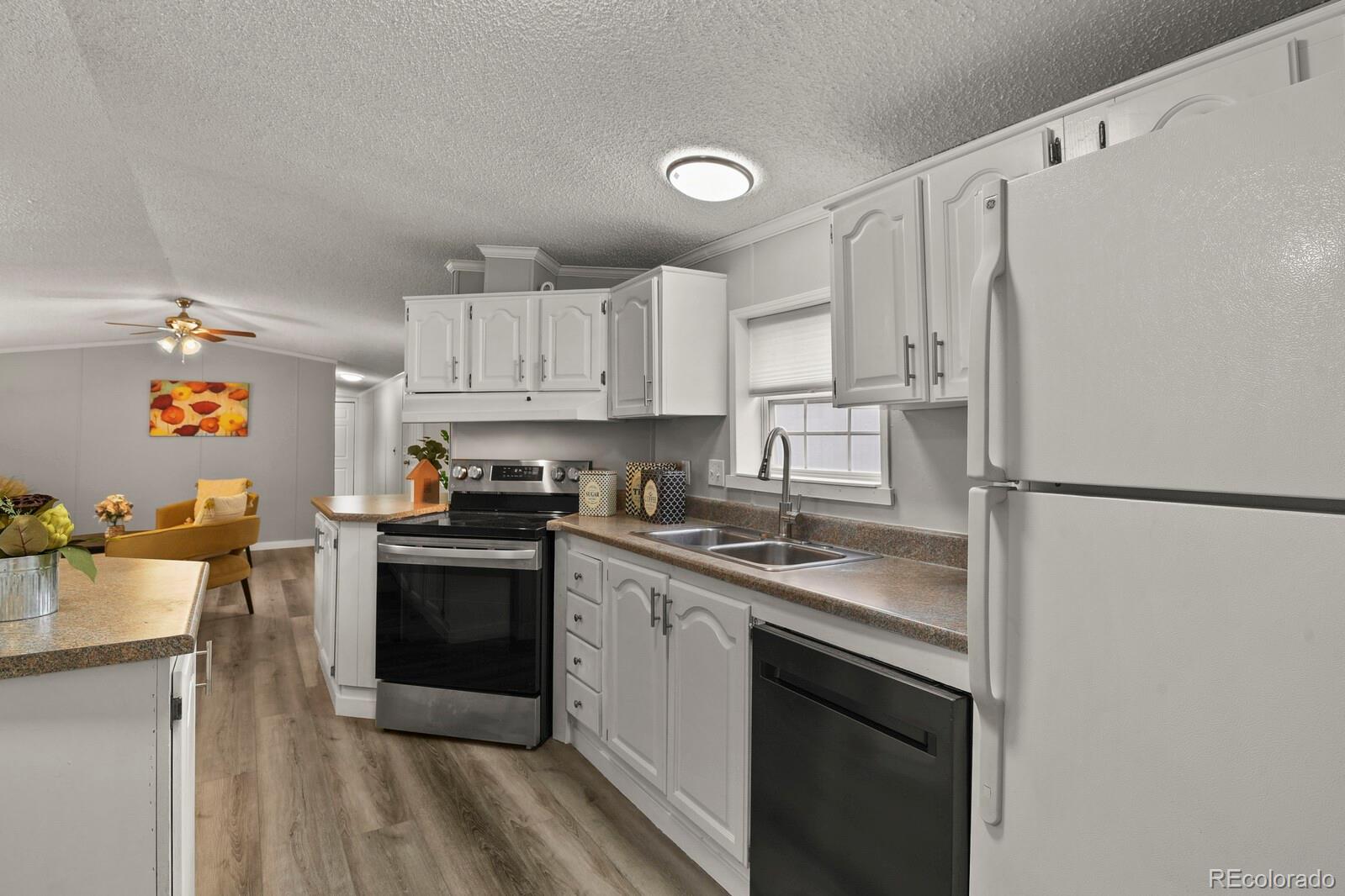 8432 Cook Way Denver, CO 80229 - Photo 7 of 18 Gallery Image 7