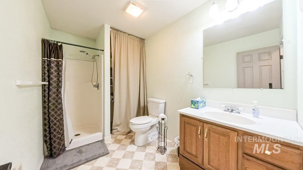 1277 Kennedy Ford Road Potlatch, ID 83855 - Photo 34 of 49 2/2 upstairs bathroom