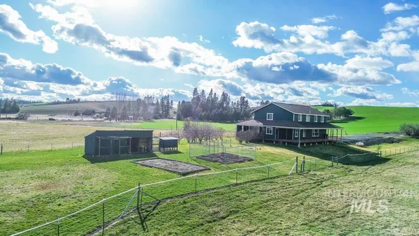 $749,900 | 1277 Kennedy Ford Road, Potlatch, ID 83855