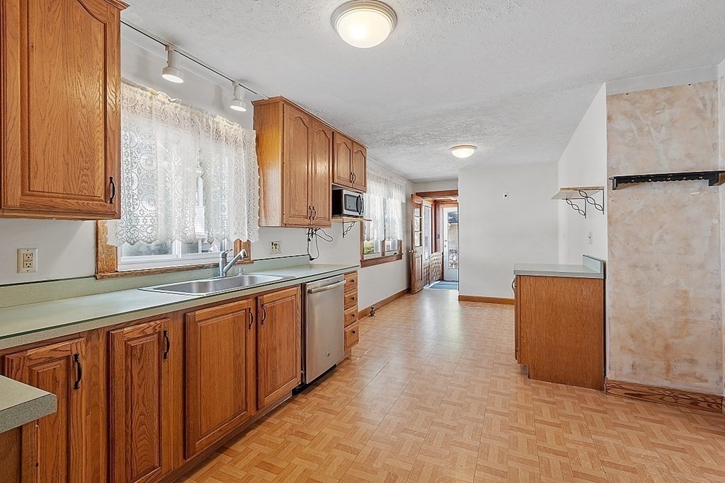148 Cottage Street Athol, MA 01331 - Photo 8 of 42 Gallery Image 8