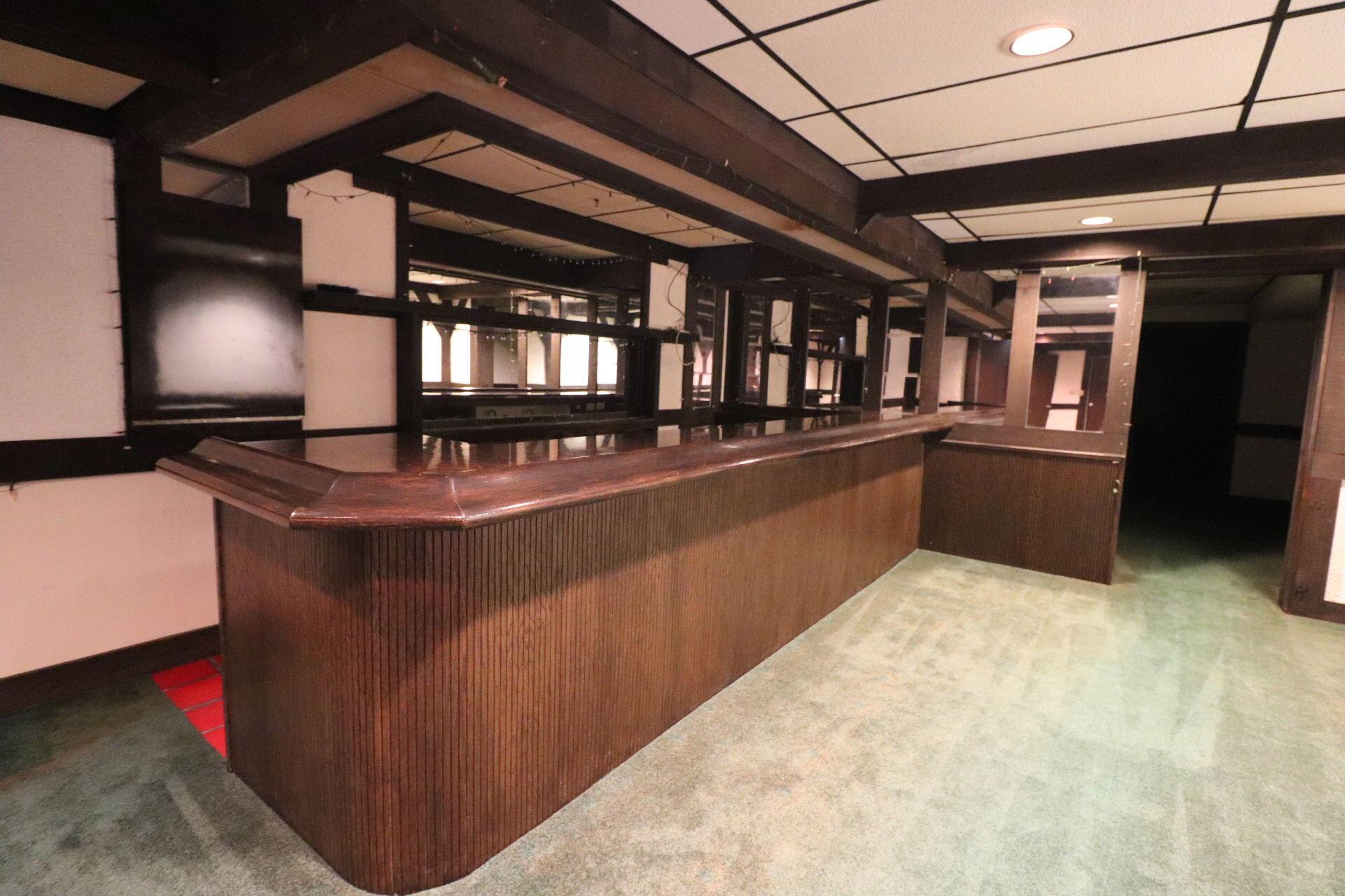 121 Hubbard Road Galloway, OH 43119 - Photo 24 of 37 Basement bar