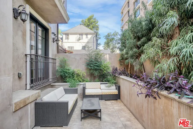 a house view with a outdoor space