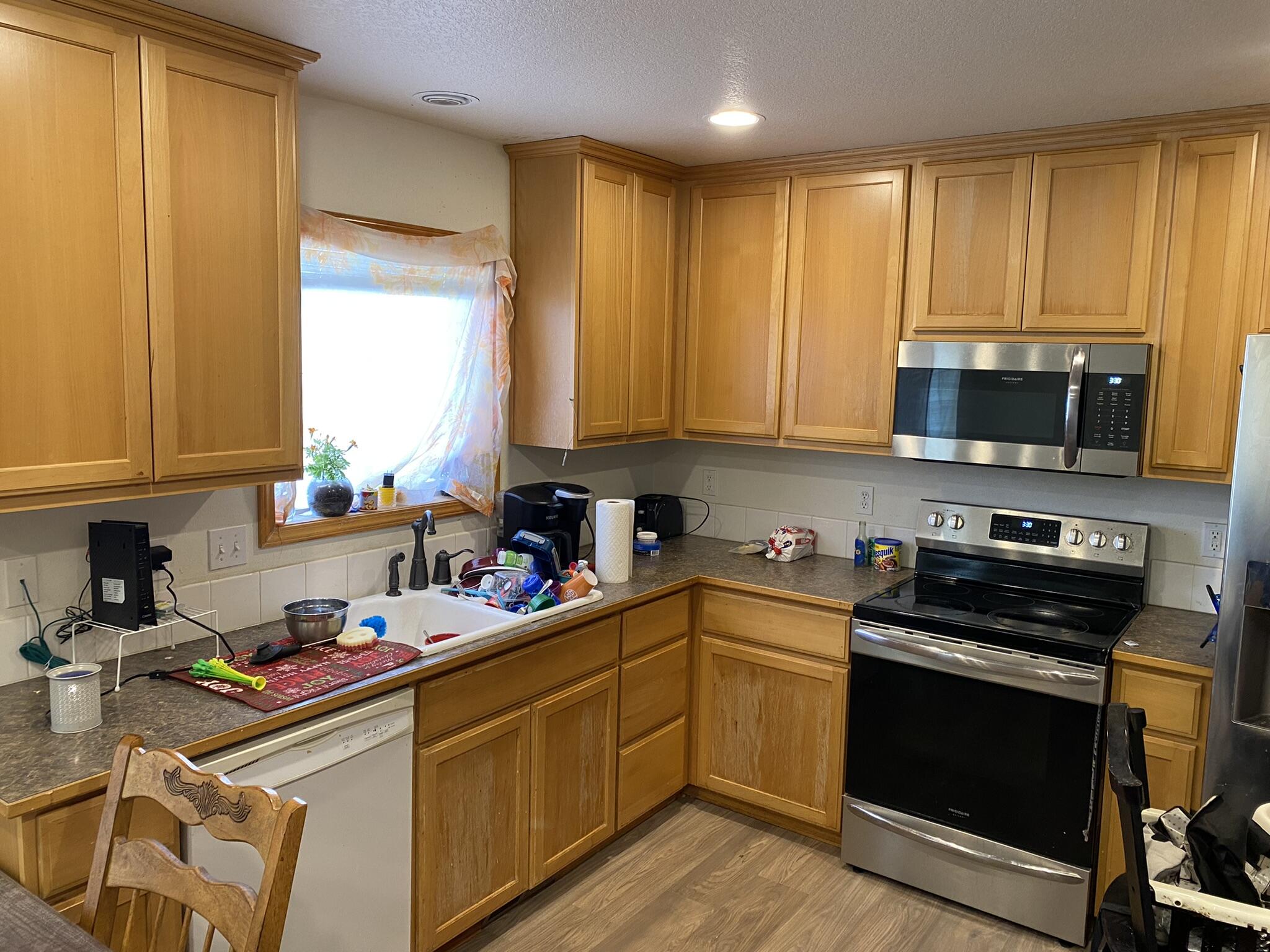 328 Center Ridge Drive Culver, OR 97734 - Photo 4 of 15 Open kitchen.