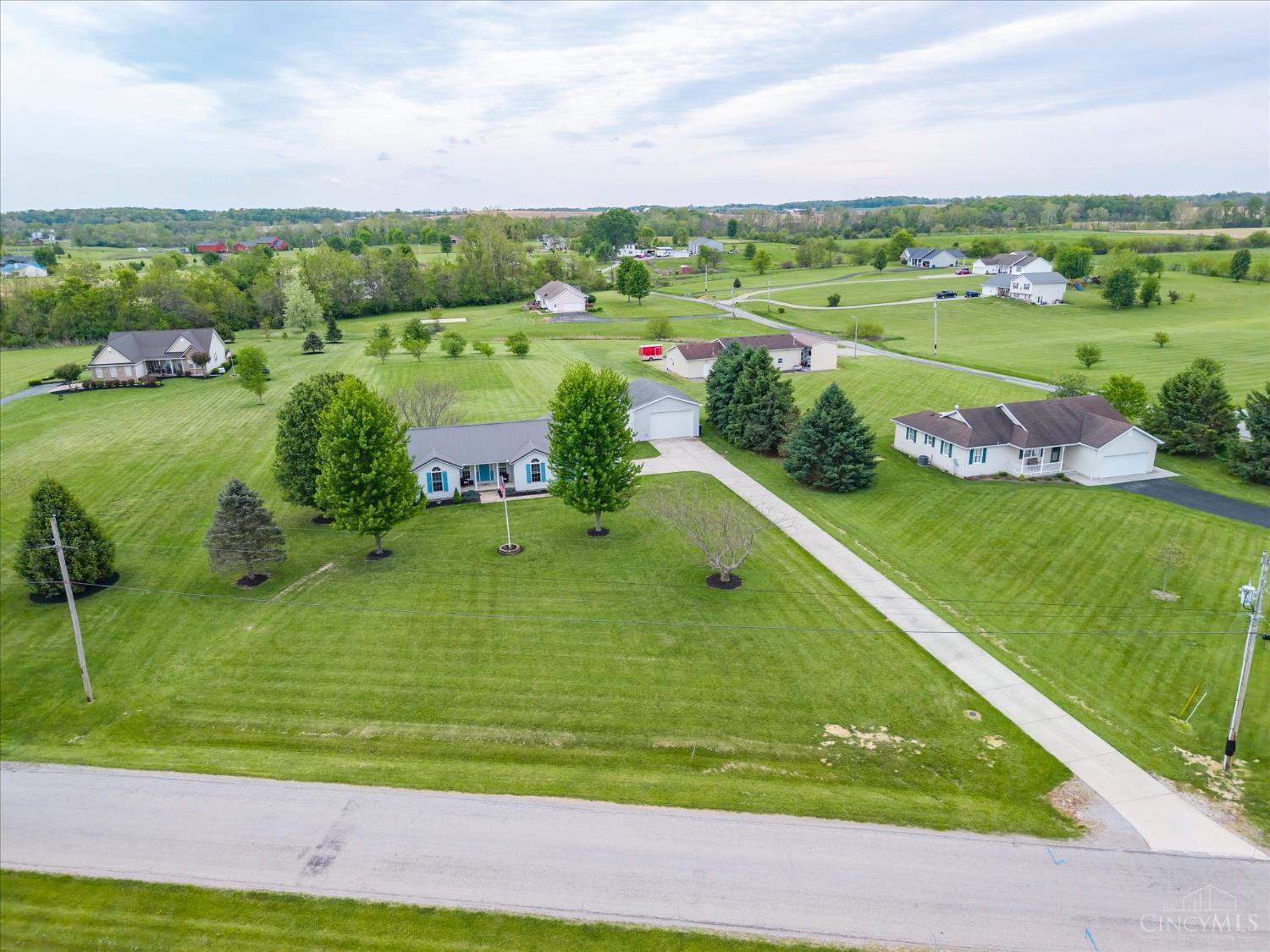 9070 Grimsley Road Leesburg, OH 45135 - Photo 2 of 41