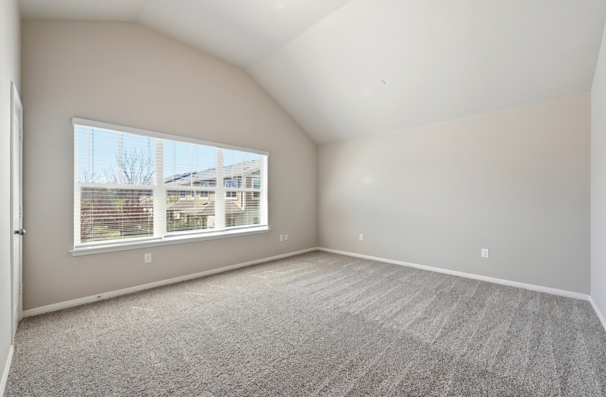 516 East Slaughter Lane, Unit 603 Austin, TX 78744 - Photo 18 of 26 an empty room with a window