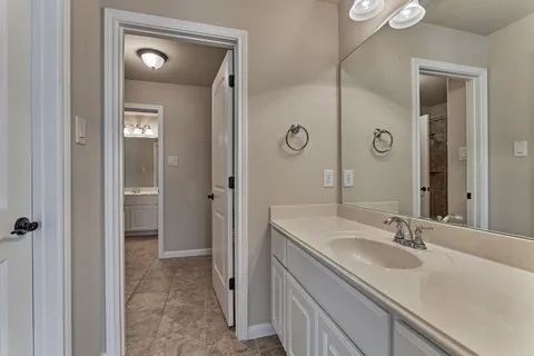 $819,000 | 25 Red Moon Place, The Woodlands, TX 77375