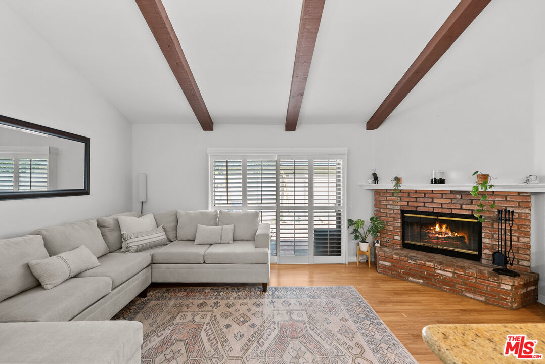 18435 Keswick Street, Unit 8 Reseda, CA 91335 - Photo 13 of 42