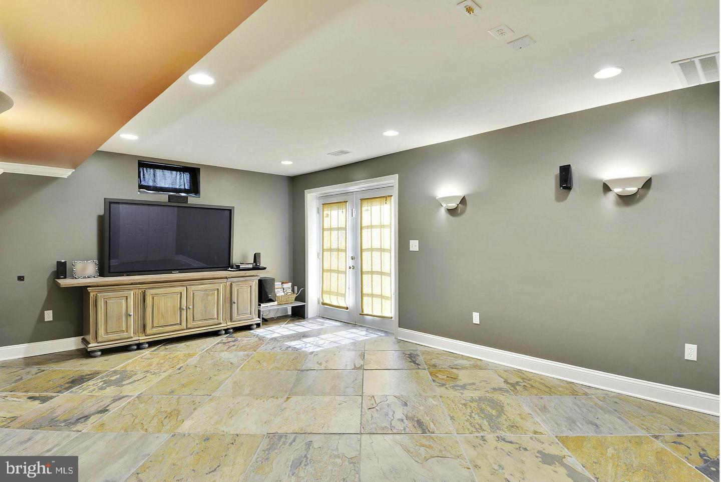 302 Riding Trail Court Northwest Leesburg, VA 20176 - Photo 15 of 15 a view of an empty room