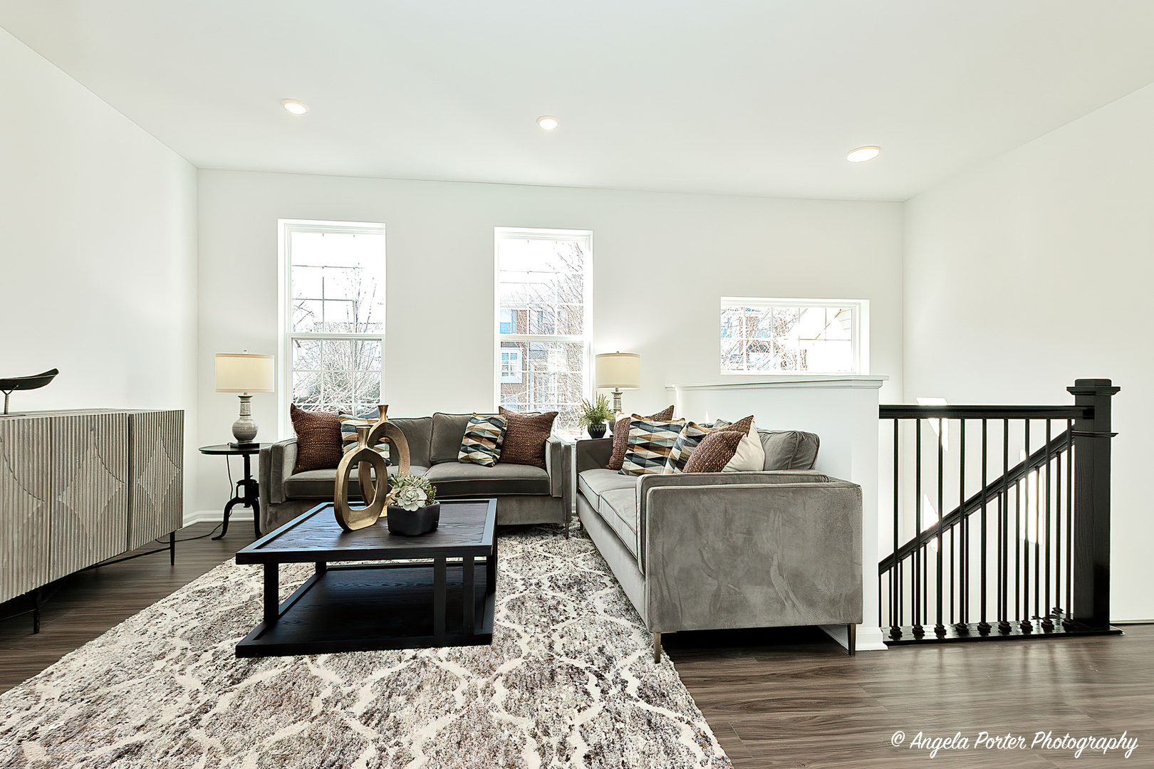 402 Neubauer Circle Lindenhurst, IL 60046 - Photo 7 of 29 a living room with furniture and a window