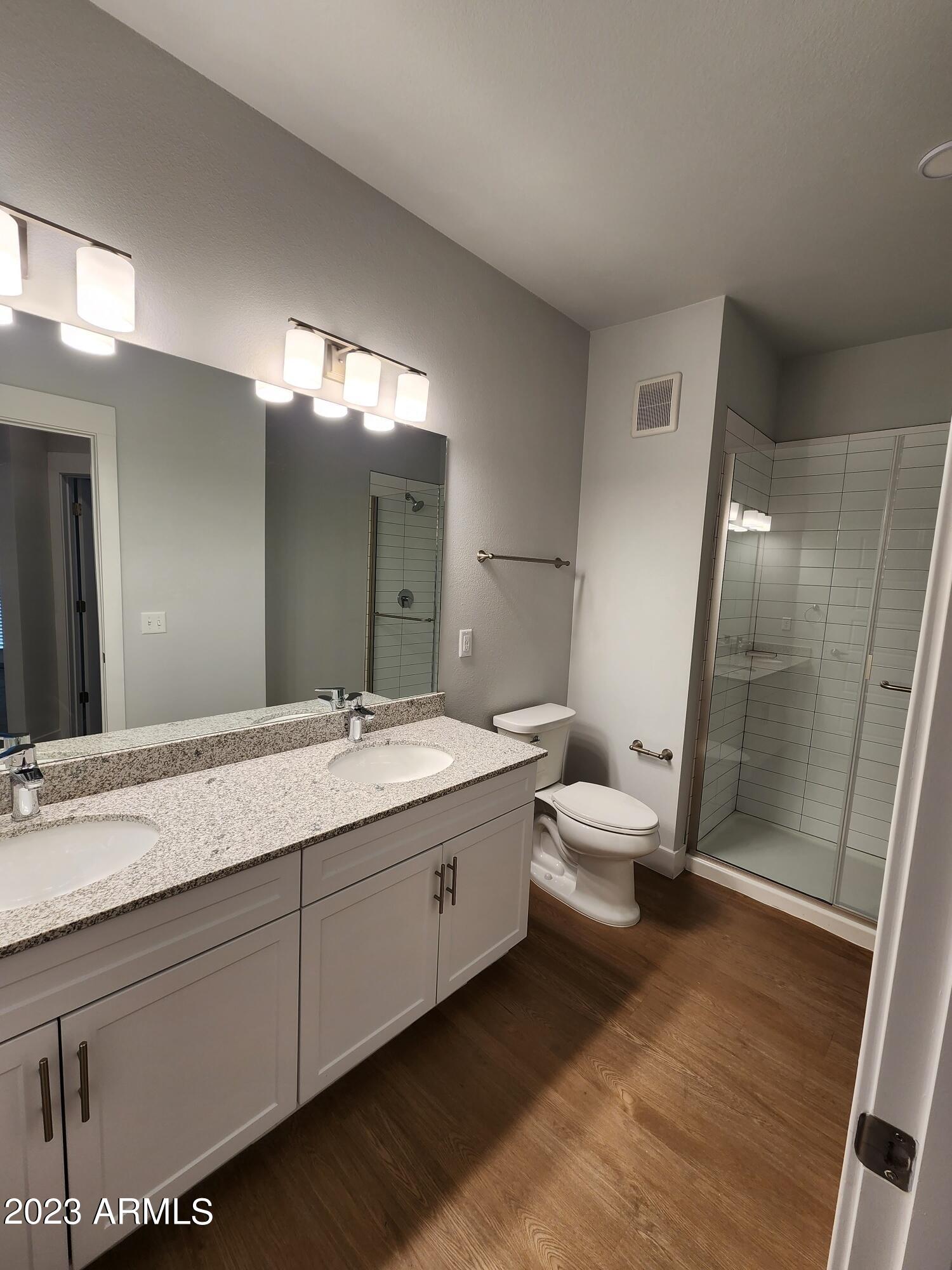 10529 East Hampton Avenue, Unit B3 Mesa, AZ 85209 - Photo 7 of 25 Master Bath