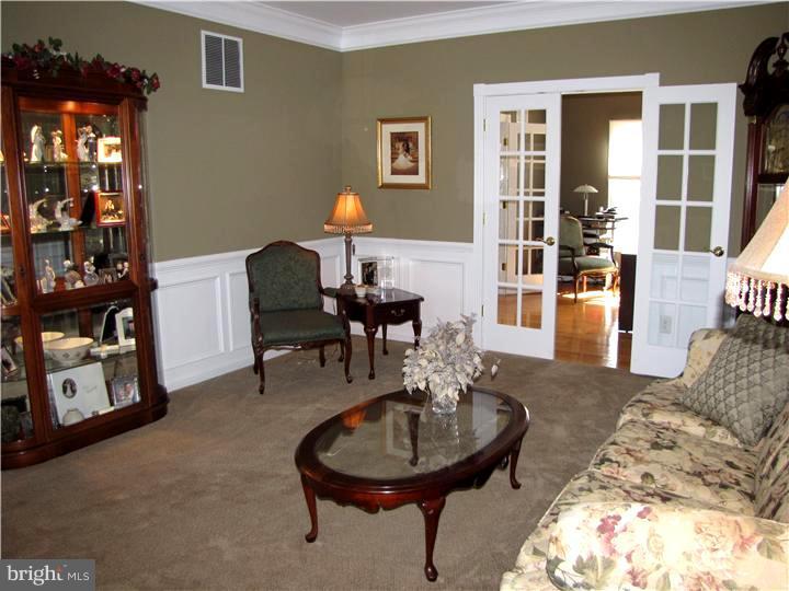 6 Murray Road Moorestown, NJ 08057 - Photo 7 of 24 Living Room