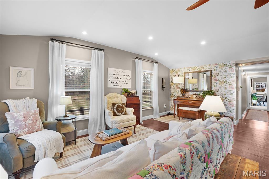 31 St Joseph Defiance, MO 63341 - Photo 9 of 28