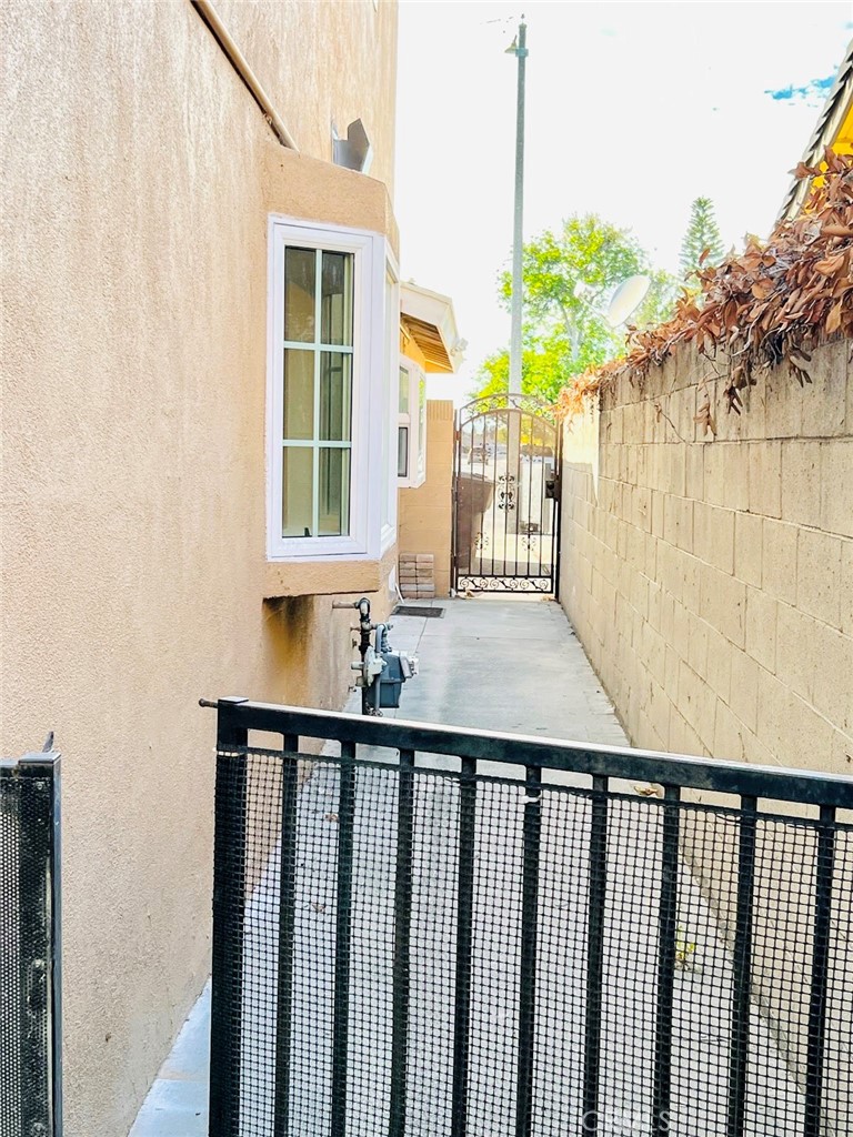 900 South Hayward Street Anaheim, CA 92804 - Photo 23 of 38