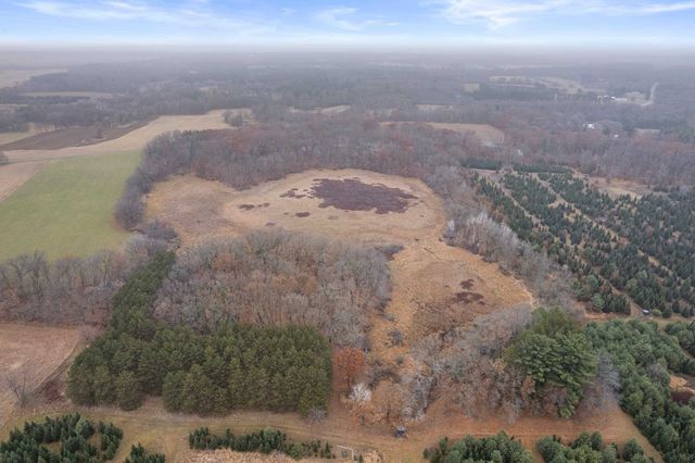 $450,000 | W2069 Elk Court, Montello, WI 53949