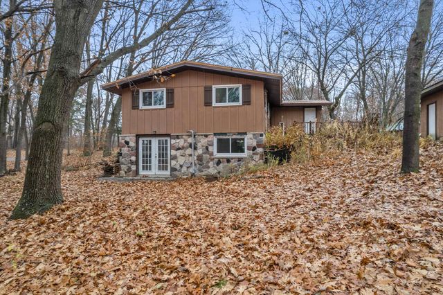 $450,000 | W2069 Elk Court, Montello, WI 53949