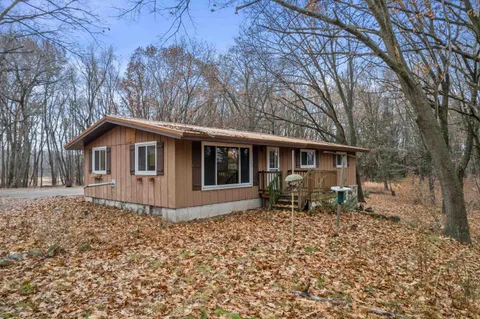 $440,000 | W2069 Elk Court, Montello, WI 53949