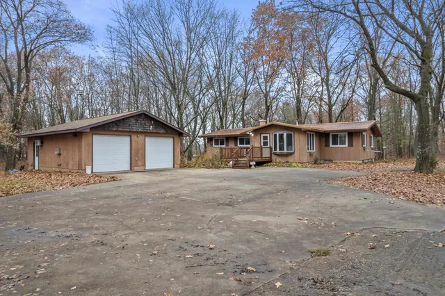 $440,000 | W2069 Elk Court, Montello, WI 53949