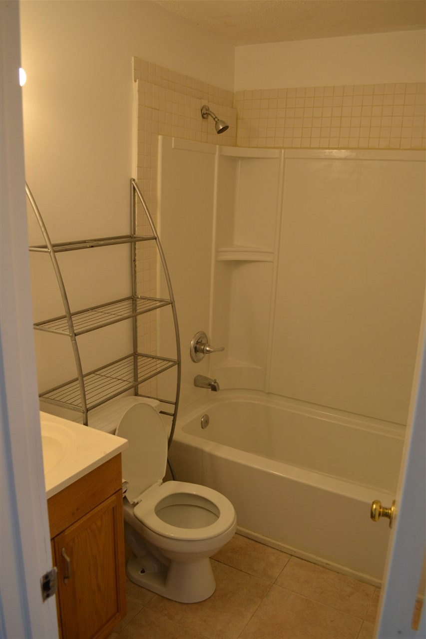 1342 Hunters Road, Unit H Harrisonburg, VA 22801 - Photo 8 of 30 Gallery Image 8