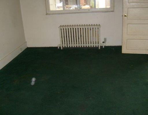 315 Campbell Street McKees Rocks, PA 15136 - Photo 4 of 8 Living Room.