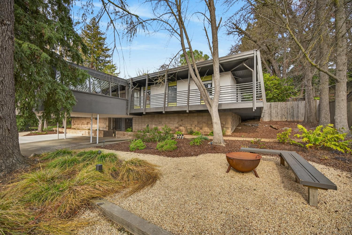 2051 Lambeth Way Carmichael, CA 95608 - Photo 1 of 1 a front view of a house with garden