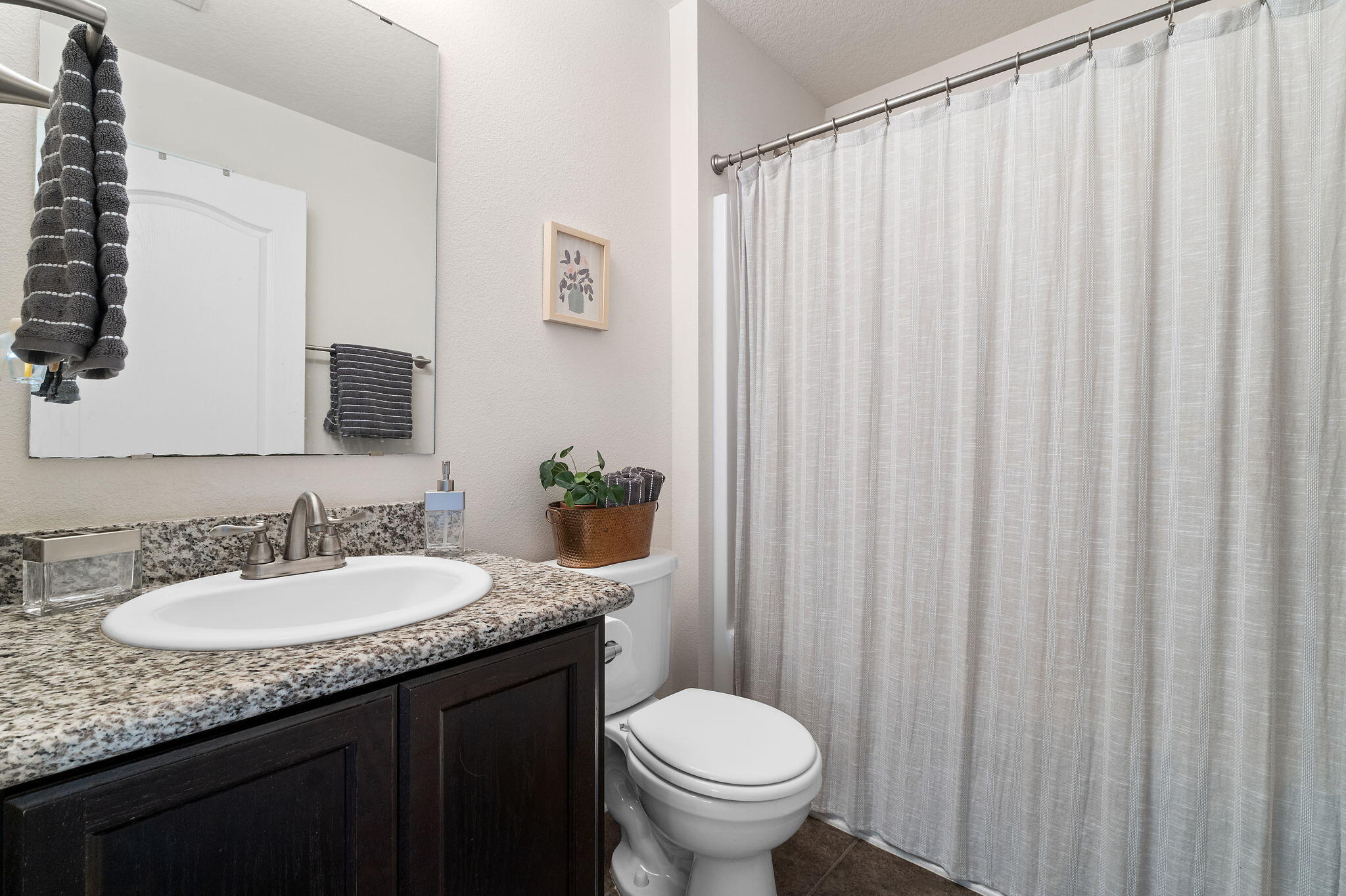 2322 Duncan Ridge Drive Navarre, FL 32566 - Photo 22 of 32 Full bathroom