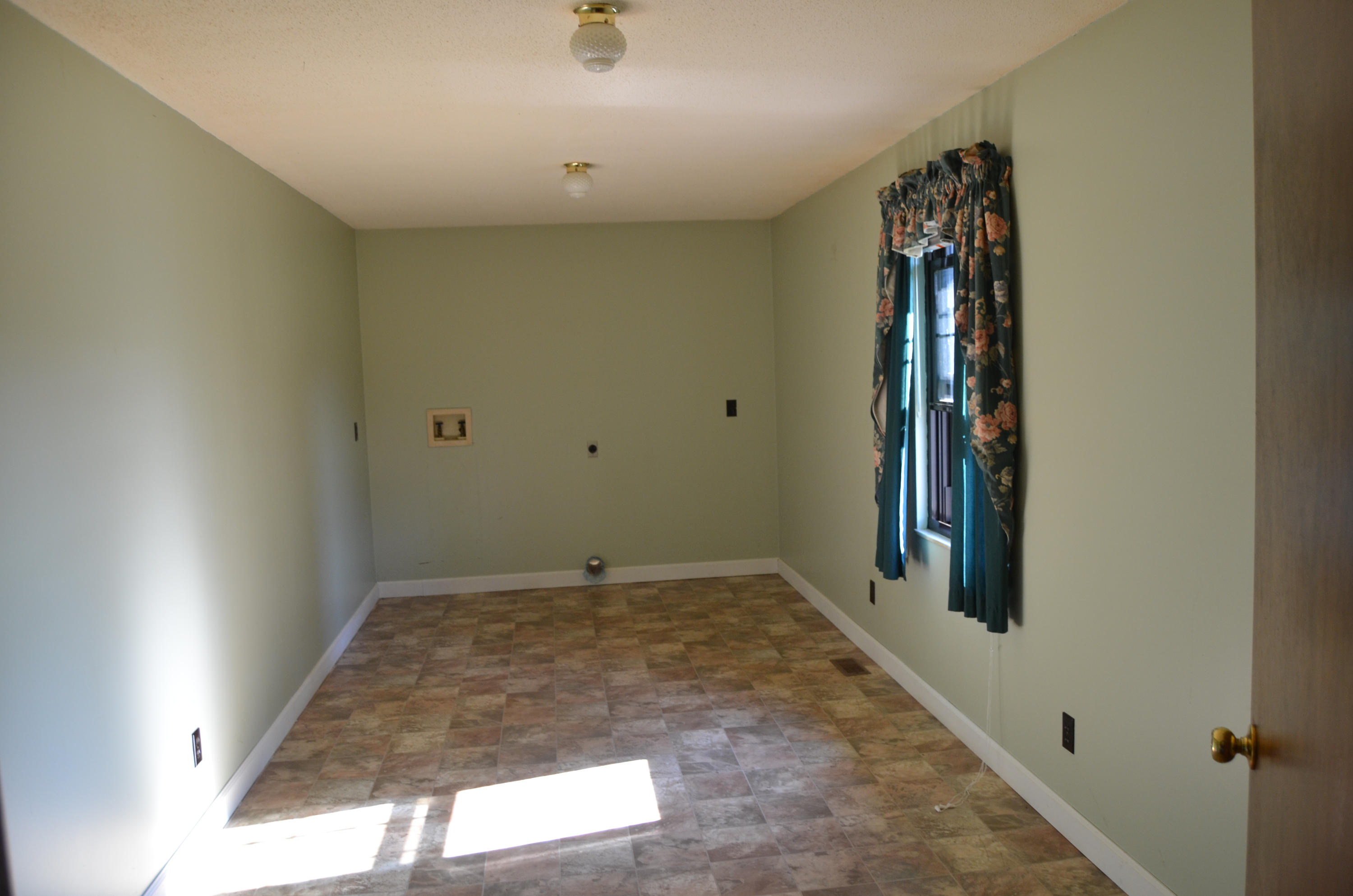 456 Butler Mill Road Maryville, TN 37803 - Photo 8 of 9 Laundry