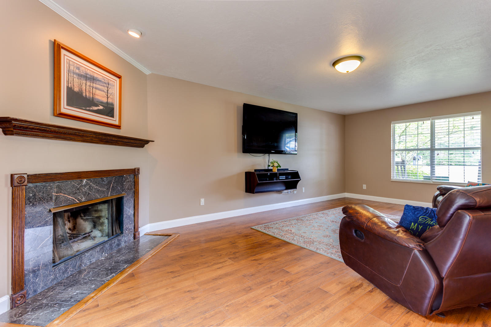 7800 Griffith Road Knoxville, TN 37938 - Photo 4 of 24 Living Room