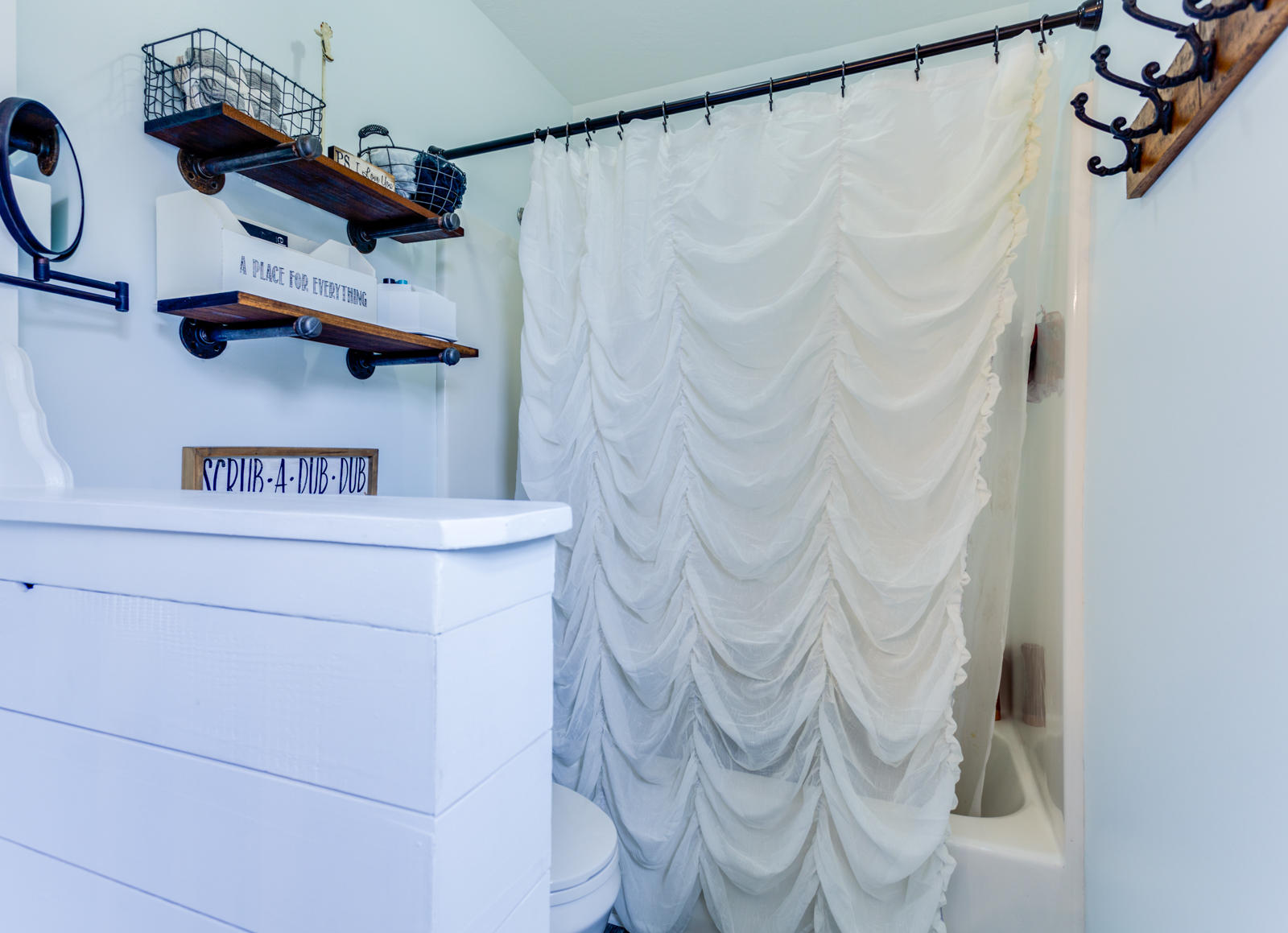 7800 Griffith Road Knoxville, TN 37938 - Photo 7 of 24 Master Bath