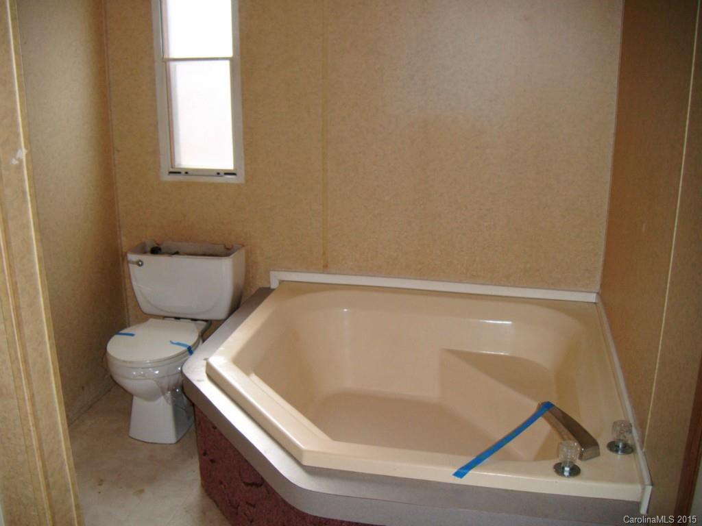 262 Falconview Road Lincolnton, NC 28092 - Photo 8 of 11 Gallery Image 8