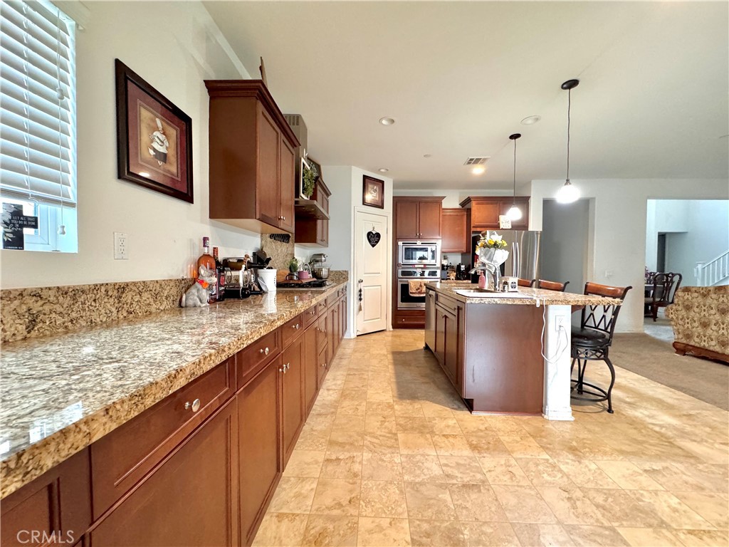 18016 Ribwort Road San Bernardino, CA 92407 - Photo 6 of 29