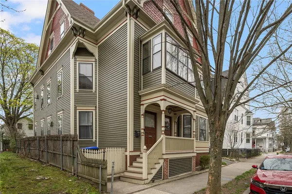 $2,250 | 22 Sycamore Street, Unit 1, Providence, RI 02909