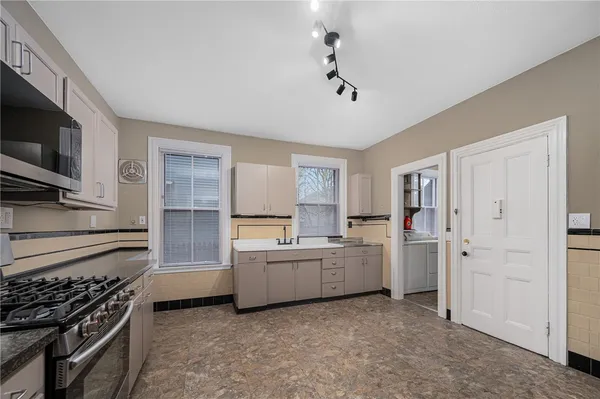 $2,250 | 22 Sycamore Street, Unit 1, Providence, RI 02909